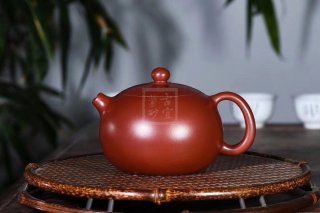 《西施》宜興紫砂壺工藝美術師純手工雞血大紅袍西施茶壺茶杯茶具  《西施》宜興紫砂壺工藝美術師純手工雞血大紅袍西施茶壺茶杯茶具