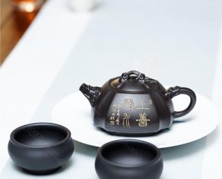 《四方抽角祥龍》  《四方抽角祥龍》