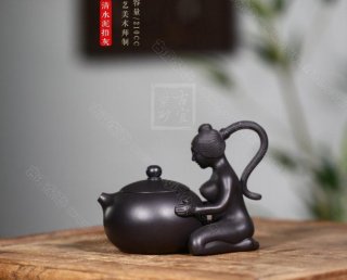 《美人出浴》  《美人出浴》