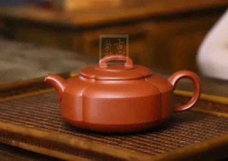 《周盤》宜興紫砂壺工藝美術(shù)師手工紅皮龍泡茶壺周盤茶具  《周盤》宜興紫砂壺工藝美術(shù)師手工紅皮龍泡茶壺周盤茶具