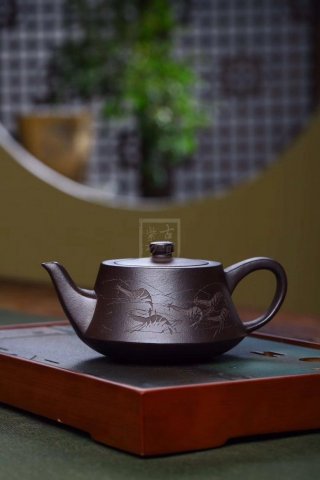 《柱礎(chǔ)》  《柱礎(chǔ)》