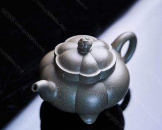 三足如意壺  三足如意壺