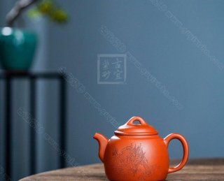 《秦權》  《秦權》