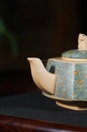 《絞泥靈龍》宜興紫砂壺工藝美術師手工茶壺本山綠泥