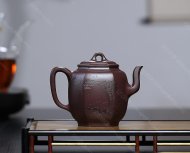 泉眼無聲惜細流，樹蔭照水愛晴柔。