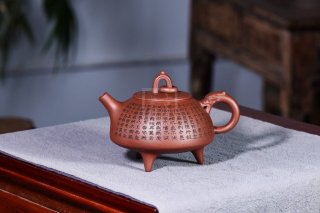 《環(huán)龍三足》宜興國家工藝美術(shù)師工紫砂壺底槽青茶壺茶具  《環(huán)龍三足》宜興國家工藝美術(shù)師工紫砂壺底槽青茶壺茶具