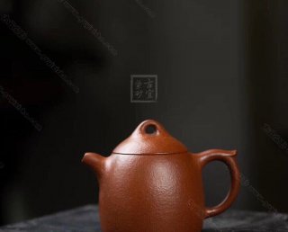 《秦權壺》  《秦權壺》