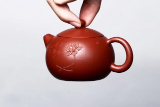 《西施》宜興紫砂壺工藝美術(shù)師全手工茶壺老師大紅袍西施  《西施》宜興紫砂壺工藝美術(shù)師全手工茶壺老師大紅袍西施