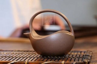 《太極提梁》  《太極提梁》