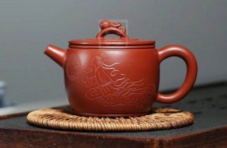 《玉兔追月》宜興紫砂壺實力派名家純手工大紅袍漢瓦大泡茶壺  《玉兔追月》宜興紫砂壺實力派名家純手工大紅袍漢瓦大泡茶壺