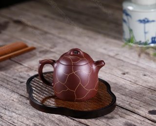 冰紋秦權(quán)  冰紋秦權(quán)