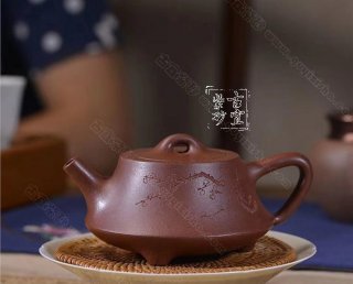 《柱礎》  《柱礎》