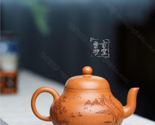 《梨形壺》  《梨形壺》