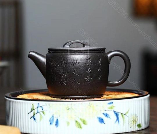 《漢瓦》  《漢瓦》