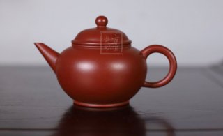 《水平》宜興紫砂壺助理工藝美術師手工水平大紅袍  《水平》宜興紫砂壺助理工藝美術師手工水平大紅袍