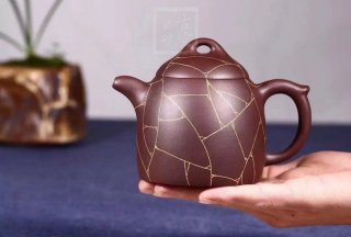 《金絲秦權(quán)》宜興紫砂壺工藝美術(shù)師手工紫泥泡茶壺秦權(quán)茶具  《金絲秦權(quán)》宜興紫砂壺工藝美術(shù)師手工紫泥泡茶壺秦權(quán)茶具