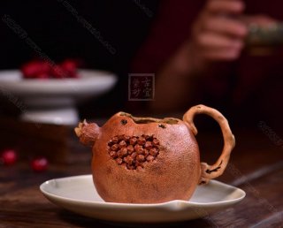 《石榴公道杯》  《石榴公道杯》