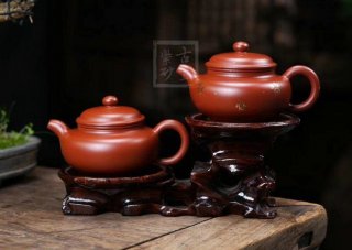 《百福仿古》宜興紫砂壺手工助理工藝美術(shù)師大師收藏級(jí)茶壺大紅袍  《百福仿古》宜興紫砂壺手工助理工藝美術(shù)師大師收藏級(jí)茶壺大紅袍