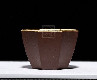 《紫砂鎏金八方杯》  《紫砂鎏金八方杯》