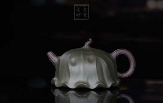 《荷葉》宜興名家紫砂壺工藝美術師手工民國綠,紫泥功夫茶具茶壺家用  《荷葉》宜興名家紫砂壺工藝美術師手工民國綠,紫泥功夫茶具茶壺家用
