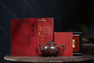 《松鼠葡萄》  《松鼠葡萄》