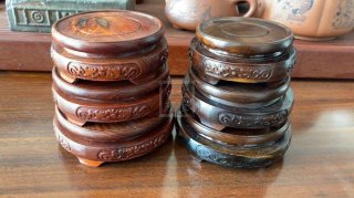 《黑檀木底座》  《黑檀木底座》