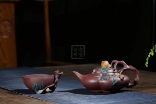 《圣桃》宜興高級工藝美術師手工紫砂壺圣桃泡茶壺茶具底槽青  《圣桃》宜興高級工藝美術師手工紫砂壺圣桃泡茶壺茶具底槽青