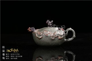 《松鼠葡萄》  《松鼠葡萄》