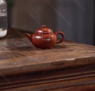 《水平》  《水平》