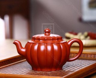 《菊蕾》  《菊蕾》