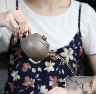 《巨輪》  《巨輪》