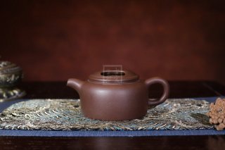 《牛蓋蓮子》紫砂壺全手工牛蓋蓮子茶壺老師紫泥壺  《牛蓋蓮子》紫砂壺全手工牛蓋蓮子茶壺老師紫泥壺