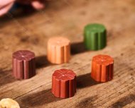 花開(kāi)滿(mǎn)溢