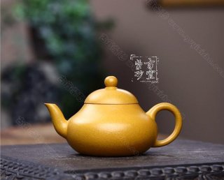 《梨形壺》  《梨形壺》